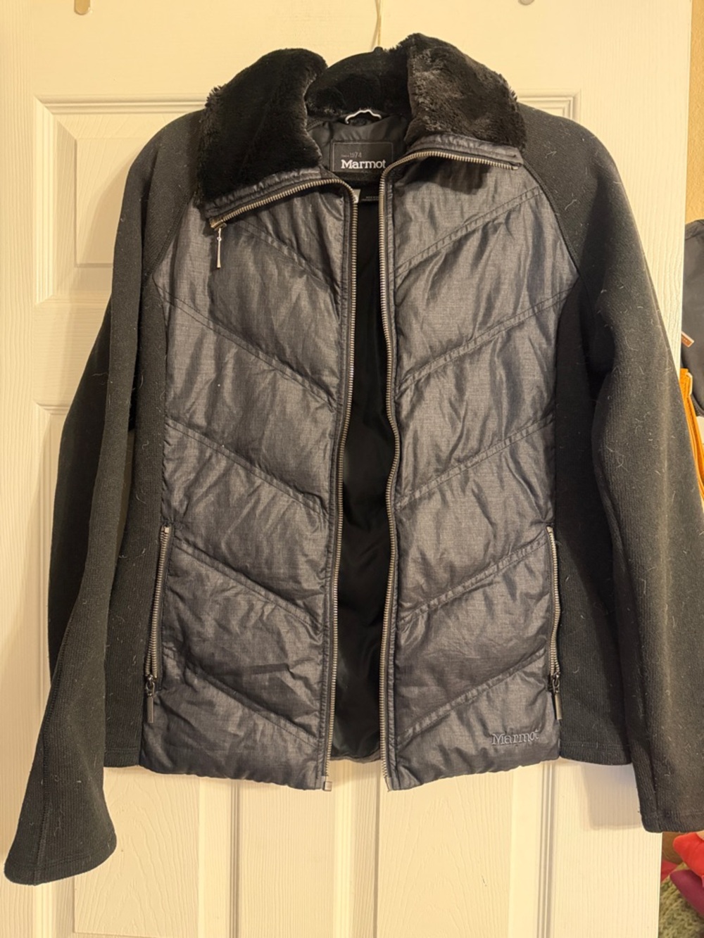 Marmot Women's Black Quilted Jacket with Faux Fur Collar